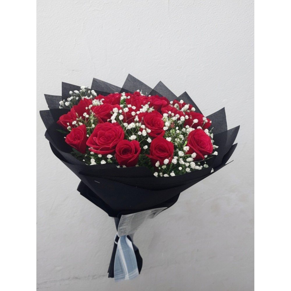 Romantic Charm ? 30 Red Roses Bunch