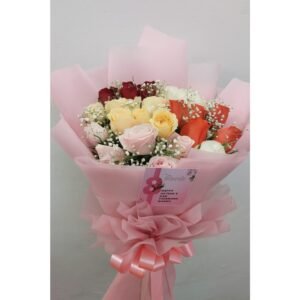 Rosy Elegance ? 25 Roses Flat Hand Bunch